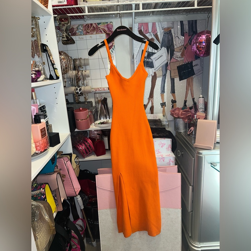 🍊 Vibrant Orange Ribbed Bodycon Midi Dress w/ Side Slit – Sexy & Chic - Picture 3 of 5